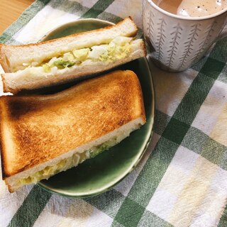 白菜のコールスローサンドイッチ